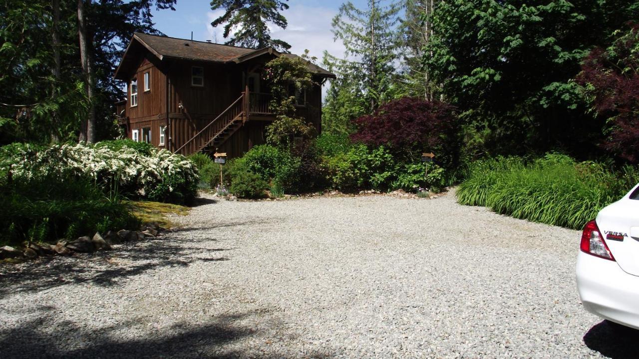 Secret Cove Cottage Suites Halfmoon Bay Exterior photo